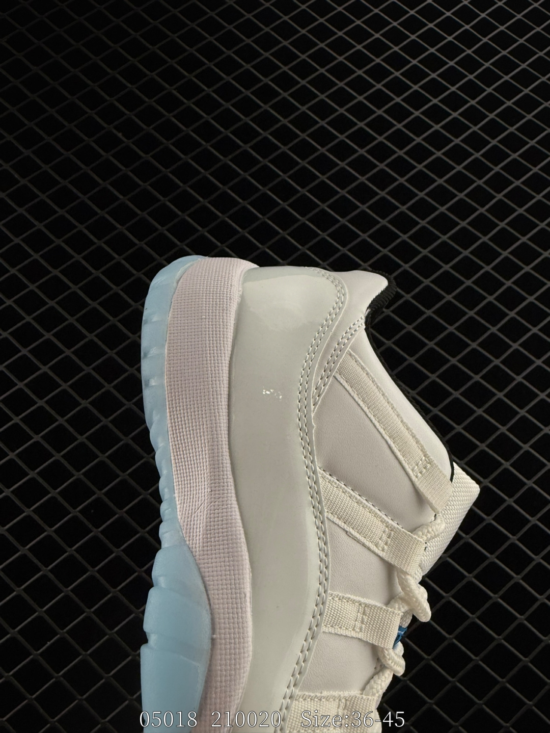 Nike Air Jordan 11 Retro Low”Concord“